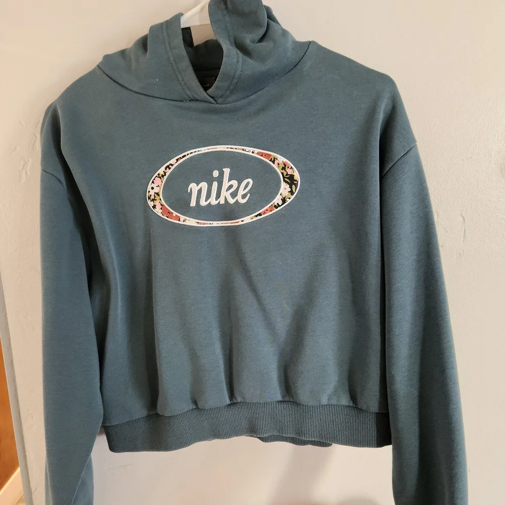 Nike Floral Logo Cropped Hoodie Women's Small Blue